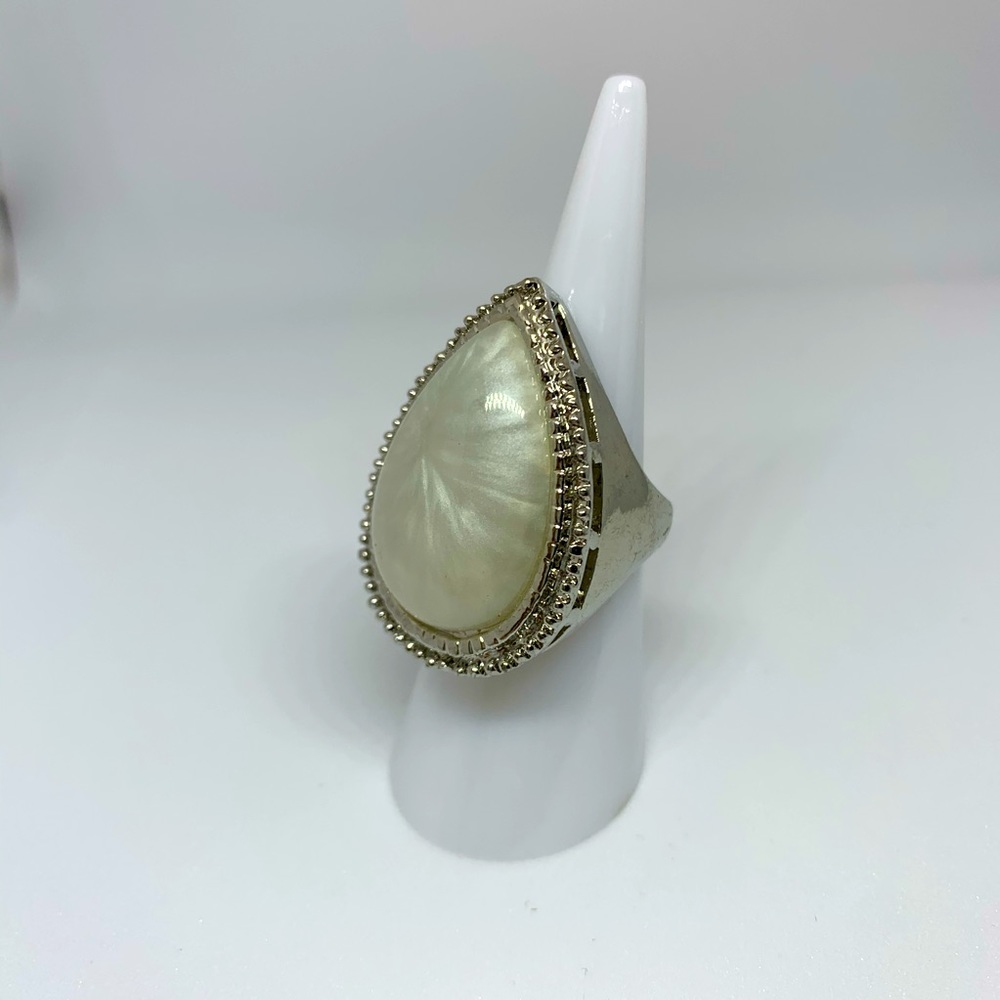 NEW Silver w Large White pearlescent Teardrop Stone Ring